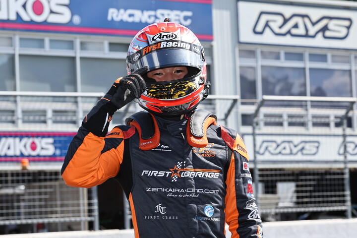 優勝した酒井翔太（ファーストガレージFG108）