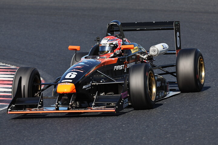 第12戦ポールポジション、第13戦予選2位の酒井翔太（ファーストガレージFG108）