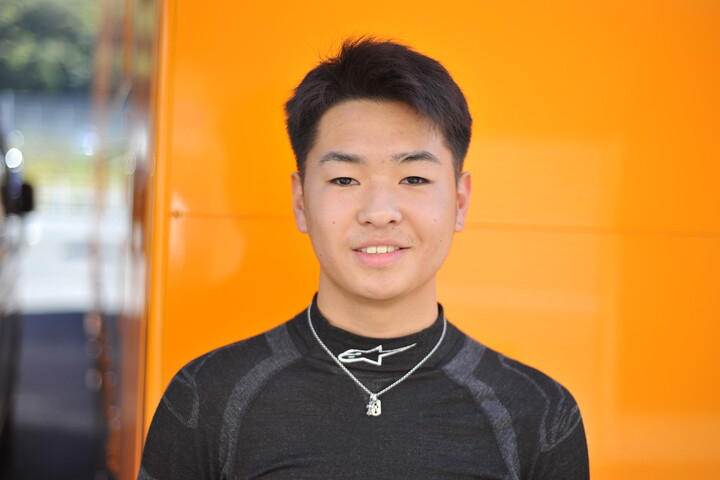 第12戦ポールポジション、第13戦予選2位の酒井翔太（ファーストガレージFG108）