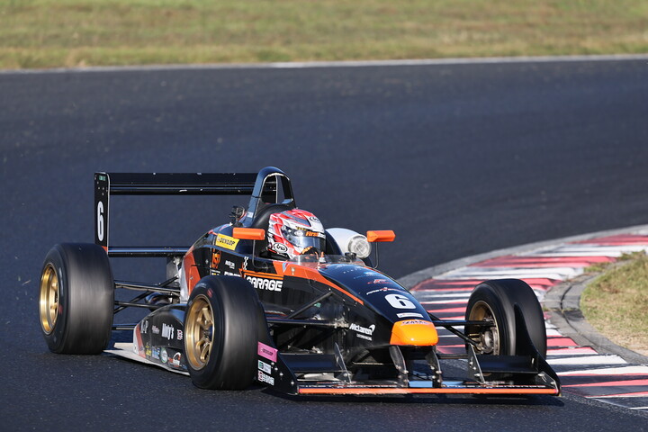 決勝2位は酒井翔太（ファーストガレージFG108）