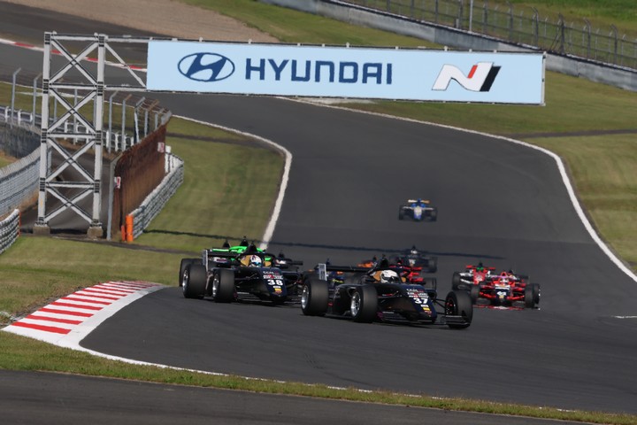 決勝がスタートした