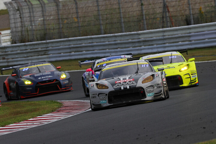 muta Racing GR86 GTを先頭とするバトル