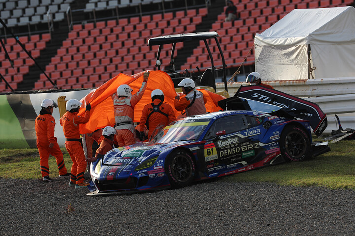 クラッシュしたSUBARU BRZ R&D SPORT