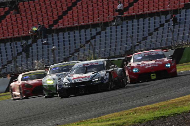 Niterra MOTUL Zを先頭とするバトル