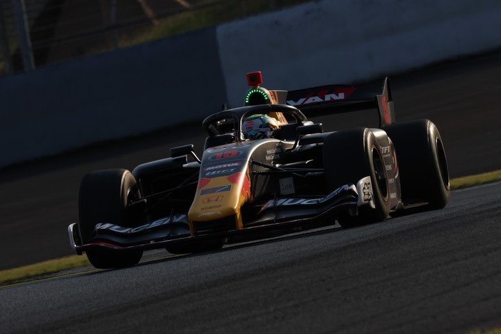 決勝2位は岩佐歩夢（Red Bull MOTUL MUGEN SF23）