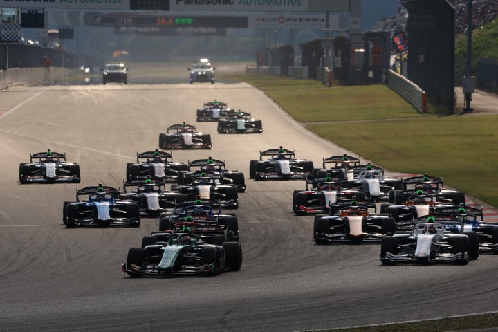 決勝レースがスタートした