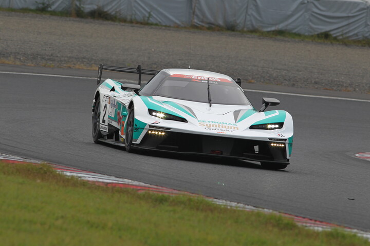 ST-1クラストップタイムはシンティアムアップルKTM（井田太陽／加藤寛規／高橋一穂／吉本大樹）