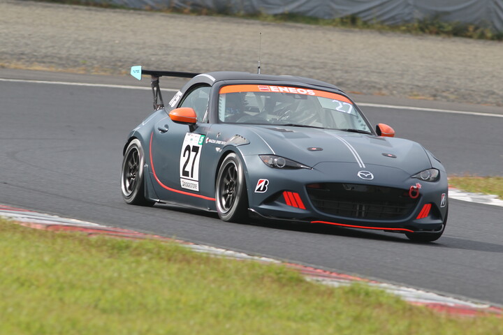 ST-5クラストップタイムはメイプル広島レーシングMAZDAロードスター（杉野治彦／古谷悠河／樋口紀行）
