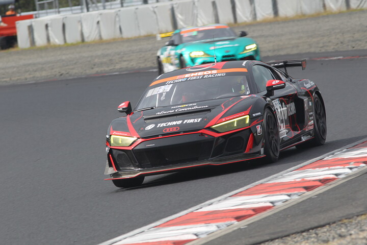 グループ1：ST-Zクラス優勝は34号車TECHNO FIRST R8 LMS GT4（加納政樹／平安山良馬／安田裕信／大草りき）