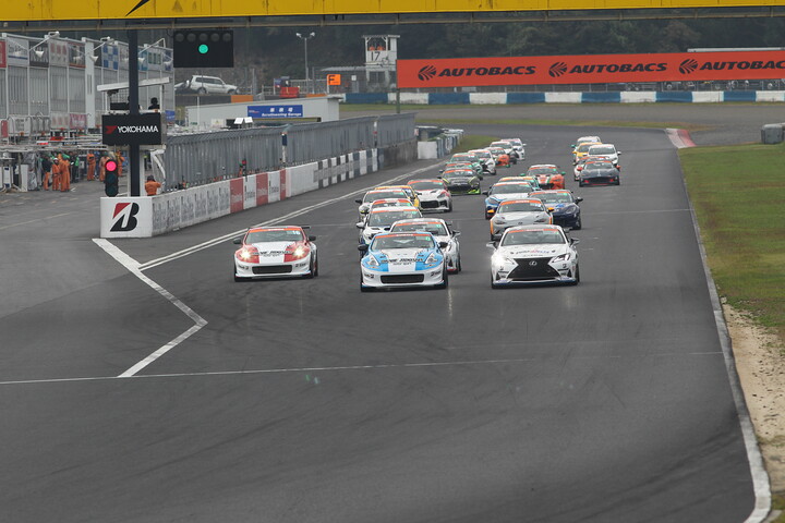 グループ2の決勝が3時間先のゴールを目指し始まった