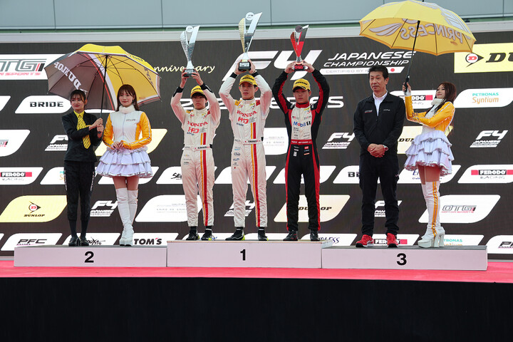 チャンピオンクラスの表彰式