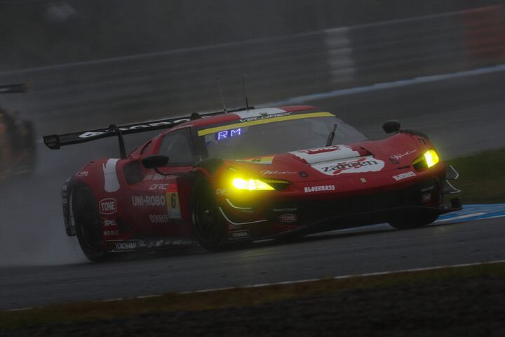 公式練習：GT300クラス2位はUNI-ROBO BLUEGRASS FERRARI（片山義章／ロベルト・メルヒ・ムンタン）