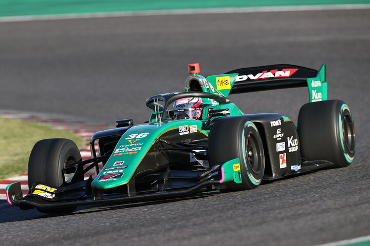 決勝2位は坪井翔（VANTELIN TOM'S SF23）