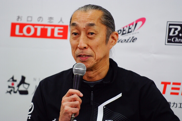 優勝チーム監督の村岡潔氏（DOCOMO TEAM DANDELION RACING）