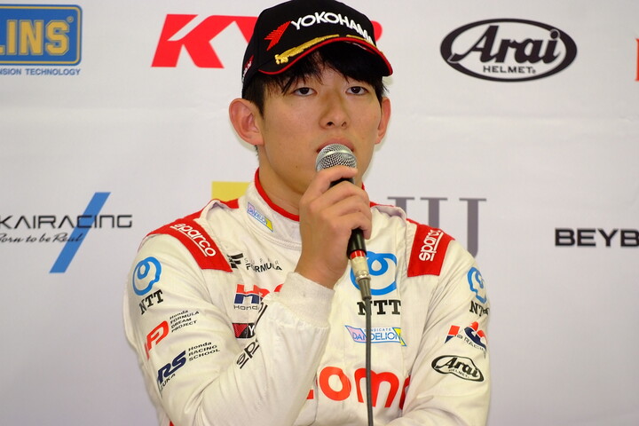 予選記者会見：ポールポジションを獲得した太田格之進（DOCOMO TEAM DANDELION RACING）