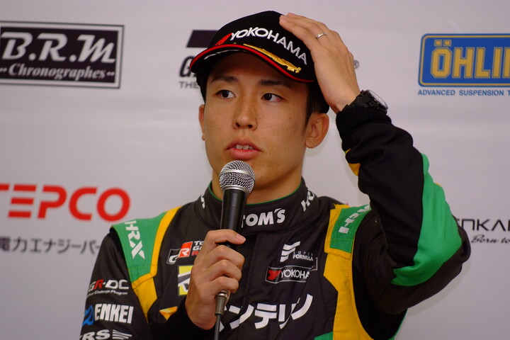 決勝記者会見：2位の坪井翔（VANTELIN TEAM TOM’S）