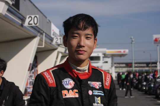 予選6位の角間光起（ELEVレーシング10V ED）