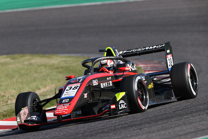 決勝3位は小林利徠斗（モビリティ中京TOM'S 320 TGR-DC）