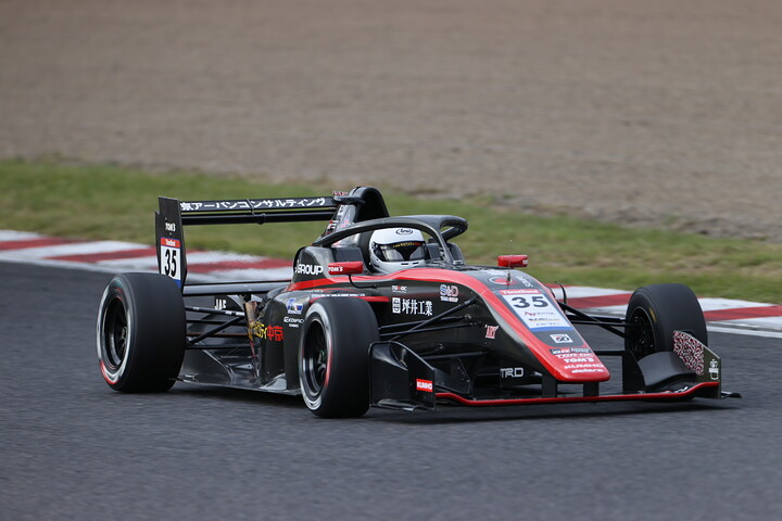 決勝2位は中村仁（モビリティ中京TOM'S 320 TGR-DC）