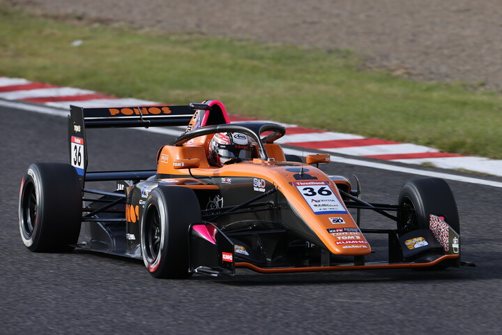 決勝4位は野中誠太（PONOS Racing TOM'S 320 TGR-DC）