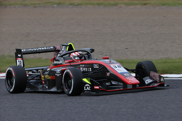 優勝は小林利徠斗（モビリティ中京TOM'S 320 TGR-DC）