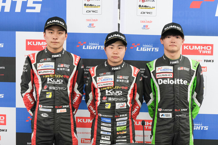 決勝フォトセッション：トップ3のドライバーたち