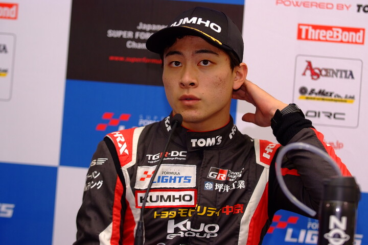 決勝記者会見：3位の中村仁（TOM'S）