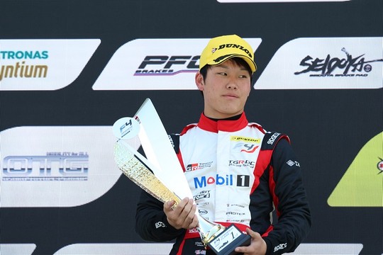 優勝した佐野雄城(TGR-DC RS F4) 優勝した佐野雄城(TGR-DC RS F4)