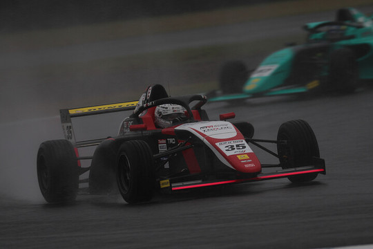 チャンピオンクラス決勝3位は佐野雄城（TGR-DC RS F4）