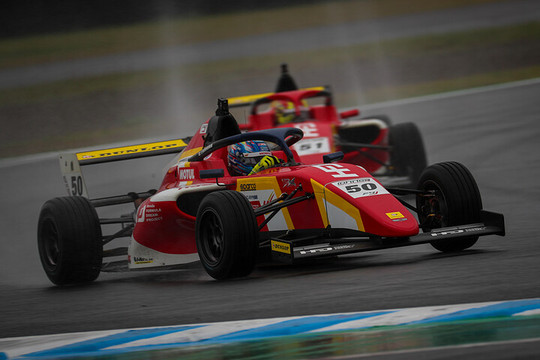 チャンピオンクラス優勝は野村勇斗（HFDP with B-Max Racing）