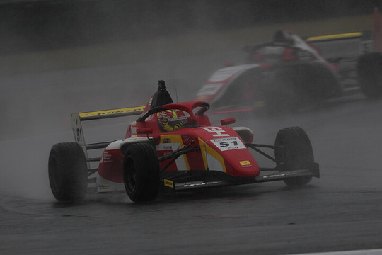 チャンピオンクラス決勝2位は洞地遼⼤（HFDP with B-Max Racing）