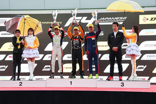 インデペンデントクラスの表彰式