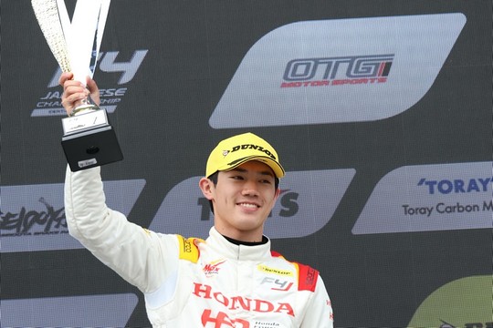 優勝した野村勇斗(HFDP WITH B-max Racing Team) 優勝した野村勇斗(HFDP WITH B-max Racing Team)