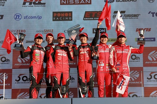 GT500クラスの表彰式