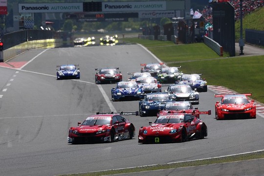 GT500のスタートシーン