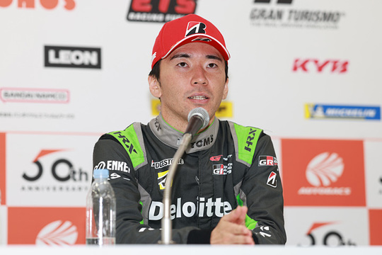 決勝記者会見：GT500クラスで優勝した笹原右京（TGR TEAM Deloitte TOM\'S）