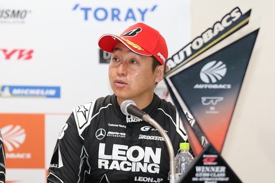 決勝記者会見：GT300クラスで優勝した黒澤治樹（K2 R&D LEON RACING）