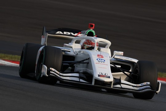 決勝3位は牧野任祐（DOCOMO DANDELION M5S SF23）