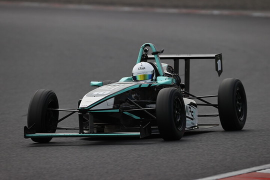 決勝3位は杉田悠真（レブレーシングガレージwith LAPS）