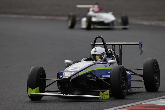 決勝4位は松井啓人（FTKレヴレーシングガレージ）