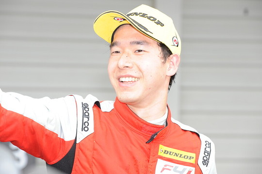 優勝した八巻渉(中日本自動車短期大学MSE学科KK-SⅡ) 優勝した八巻渉(中日本自動車短期大学MSE学科KK-SⅡ)