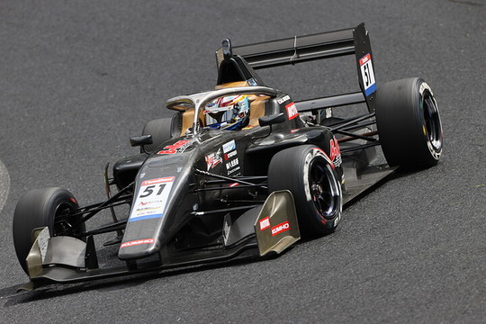 第13戦予選7位、第14戦予選6位の荒川麟（B-MAX RACING 324）