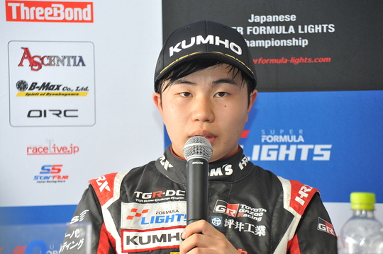 決勝記者会見：3位の小林利徠斗（TOM\'S）