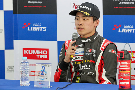 決勝記者会見：2位の中村仁（TOM\'S）