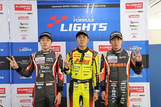 決勝フォトセッション：トップ3のドライバー