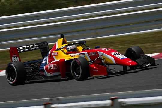 ポールポジションは小出峻（HFDP WITH B-MAX RACING）