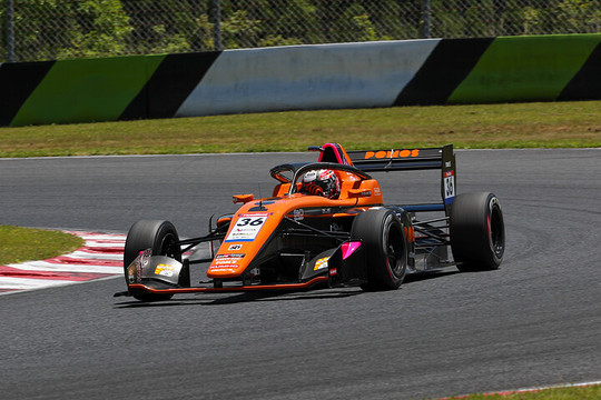 優勝は野中誠太（PONOS Racing TOM\'S 320 TGR-DC）