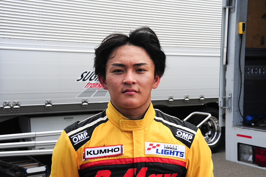 第7戦予選3位、第8戦予選6位の荒川麟（B-MAX RACING 324）