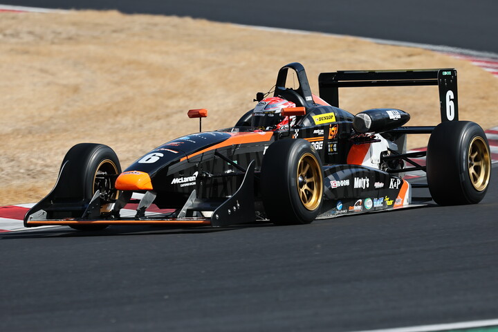 決勝2位は酒井翔太（ファーストガレージFG108）