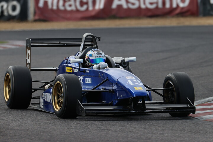 予選6位は鈴木智之（テイクファースト★C72制動屋）